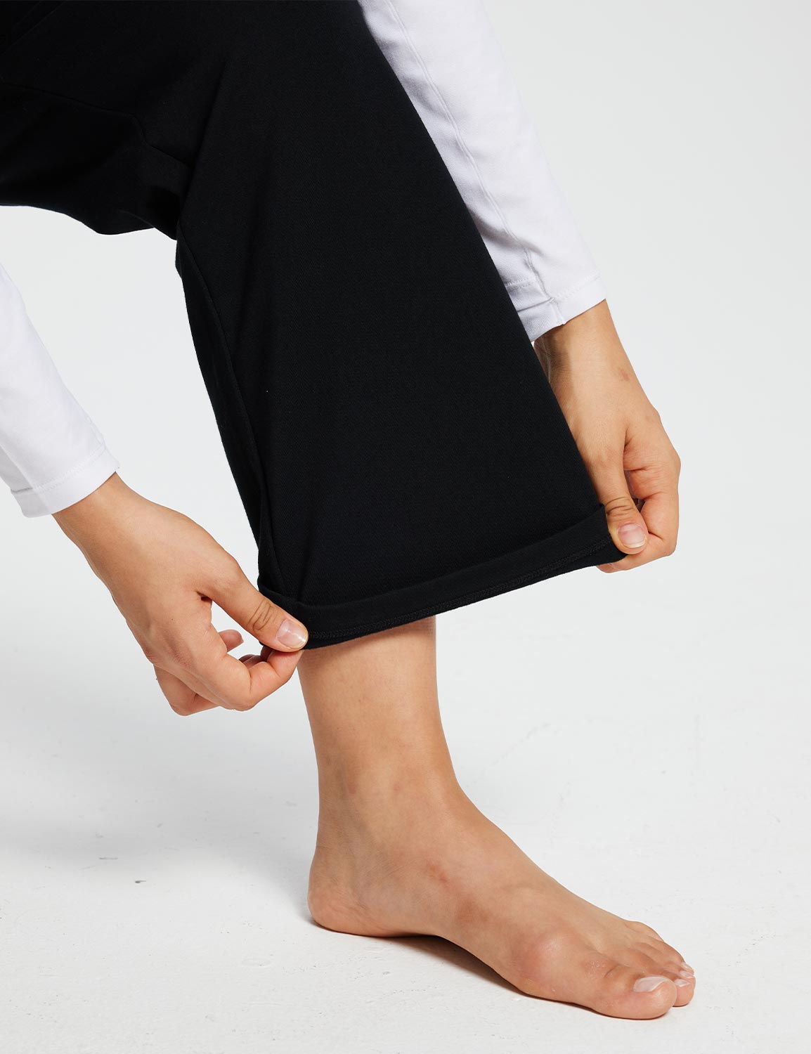 Baleaf Women's Evergreen Cotton Pocketed Straight Leg Pants dbh059 Black Details